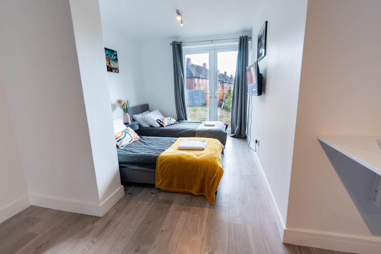 Flat 03 Studio Flat Near Aylesbury Station Free Parking 외부 사진