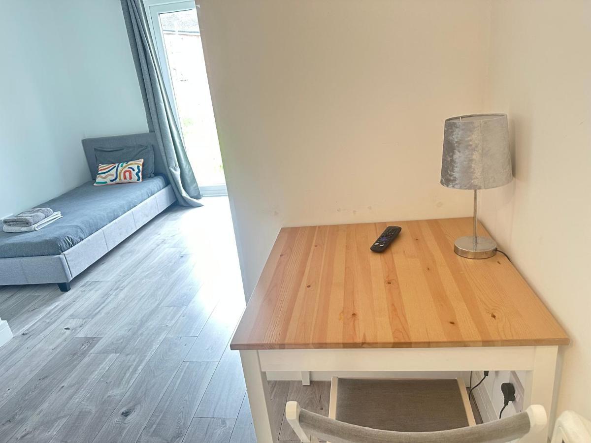 Flat 03 Studio Flat Near Aylesbury Station Free Parking 외부 사진